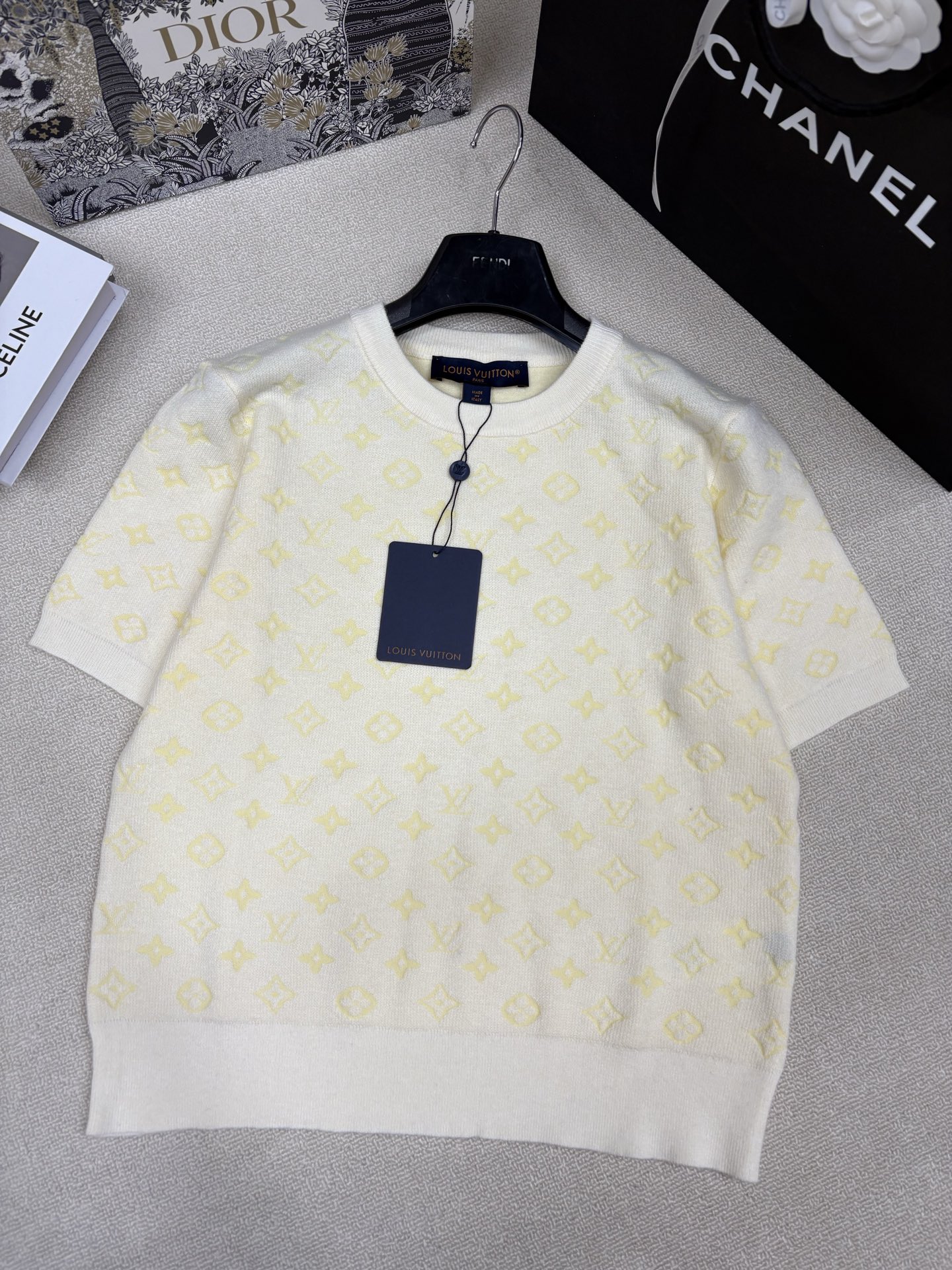 Women's short sleeves